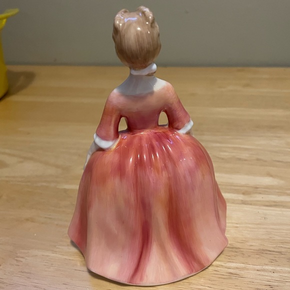 Royal Dalton Debbie 1968 - Picture 2 of 3